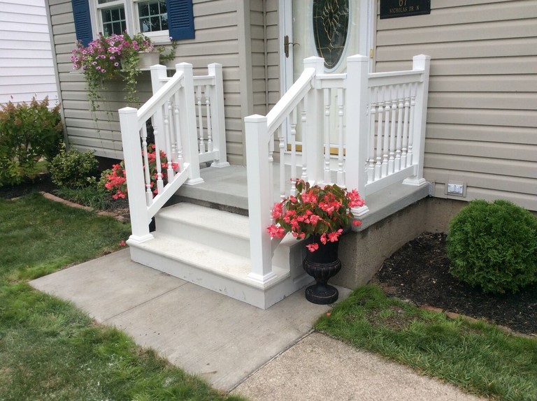 Photo Gallery - Precast Concrete Steps and Iron/Vinyl Railing